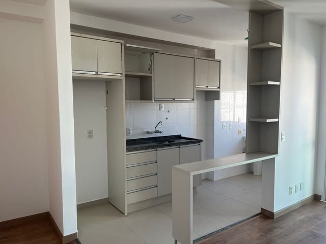 Apartamento 2 quartos e 2 banheiros, para alugar, no bairro Gleba Palhano em Londrina