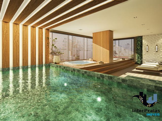 Apartamento à venda, no bairro Meia Praia em Itapema