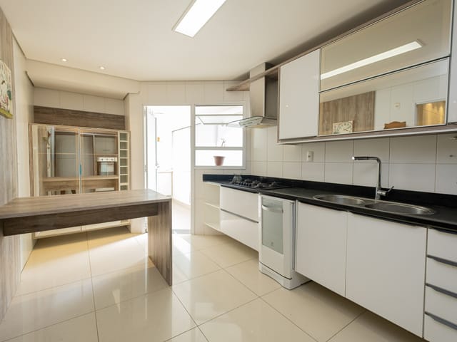 Apartamento com 214m² 3 quartos e 3 banheiros, à venda, no bairro Centro em Pelotas