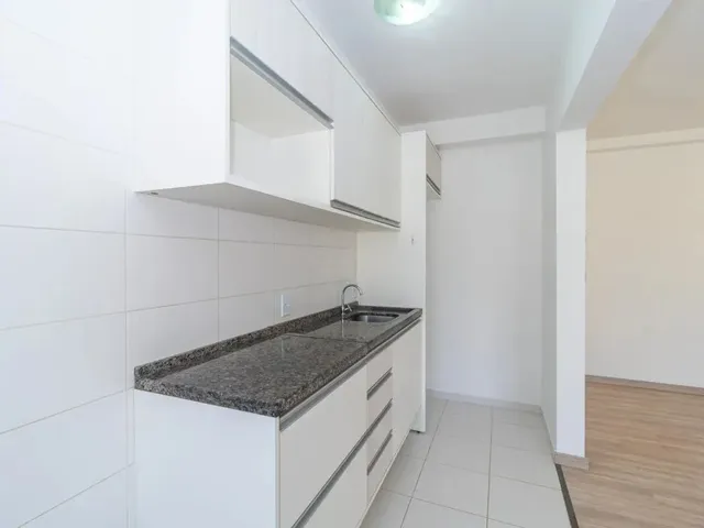 Apartamento 2 quartos e 1 banheiro, à venda, no bairro Campo Comprido em Curitiba