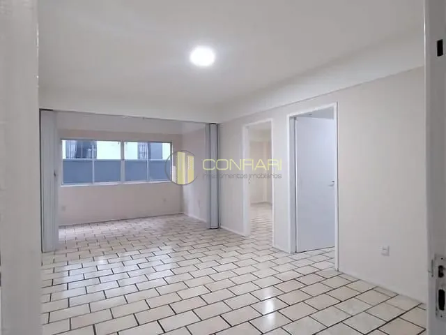 Apartamento 3 quartos e 2 banheiros, à venda, no bairro MEIA PRAIA em Itapema