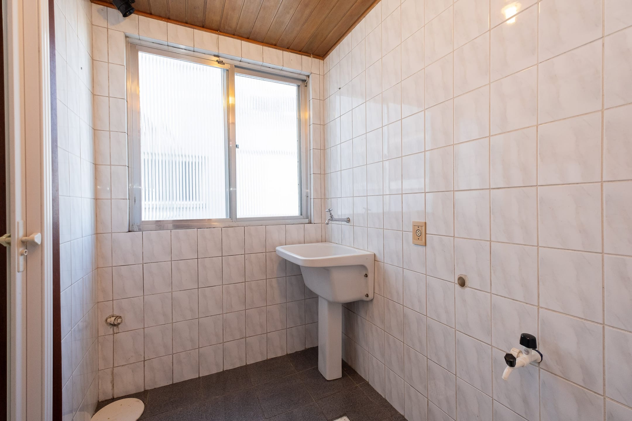 Apartamento à venda no Residencial Núbia, Centro - 66 m², 2 quartos, 2 banheiros, sacada fechada e vaga coberta. - 11