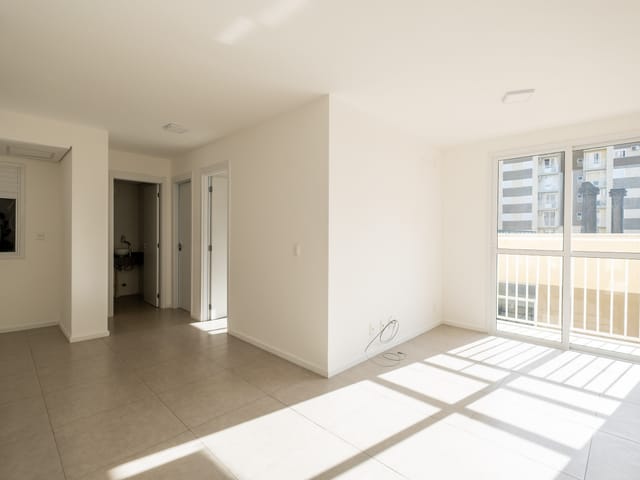 Apartamento com 62m² 2 quartos e 1 banheiro, à venda ou para alugar, no bairro Centro em Pelotas