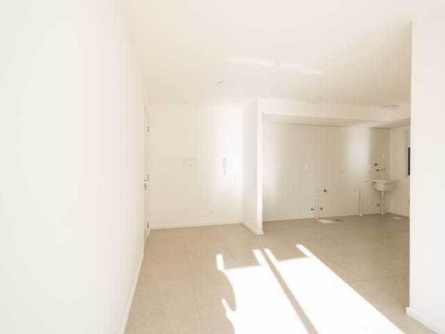 Apartamento com 62m² 2 quartos e 1 banheiro, à venda ou para alugar, no bairro Centro em Pelotas