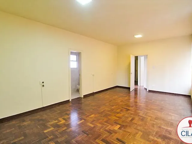 Apartamento 3 quartos e 1 banheiro, para alugar, no bairro Centro em Curitiba
