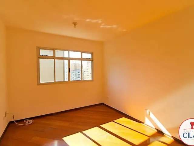 Apartamento 2 quartos e 1 banheiro, para alugar, no bairro Centro em Curitiba