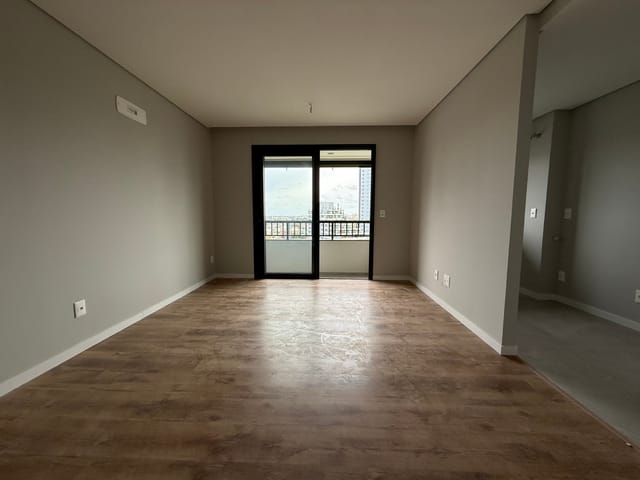 Apartamento 2 quartos e 2 banheiros, à venda, no bairro São Gonçalo em Pelotas