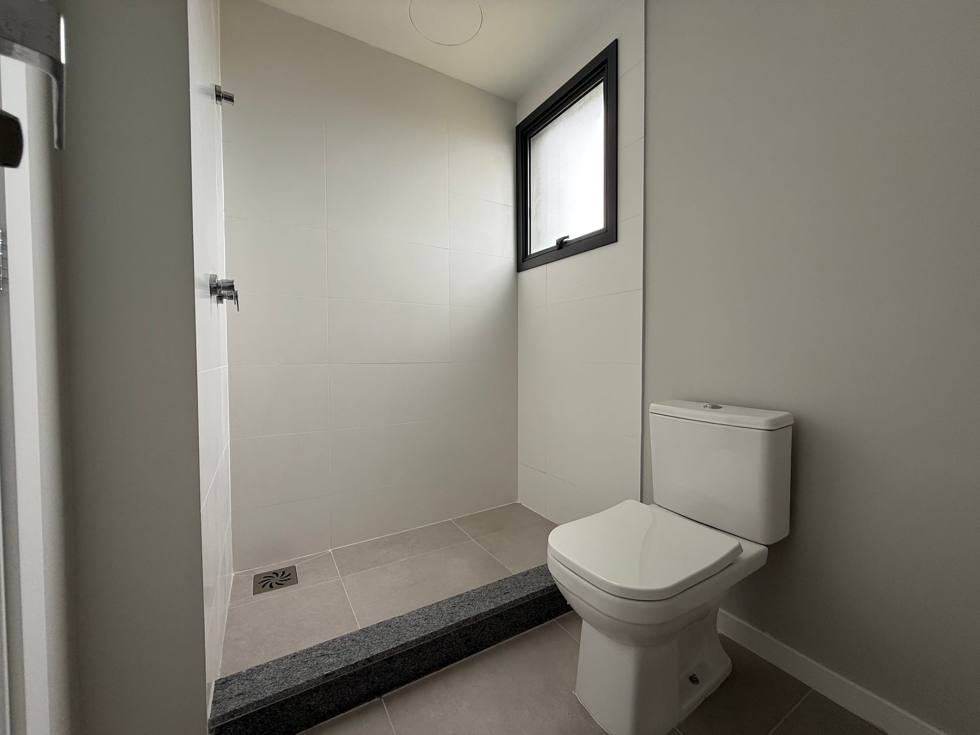 Apartamento à venda no Volver La Barra, Parque Una - 64 m², 2 quartos (sendo 1 suíte) e andar alto com sacada. - 15