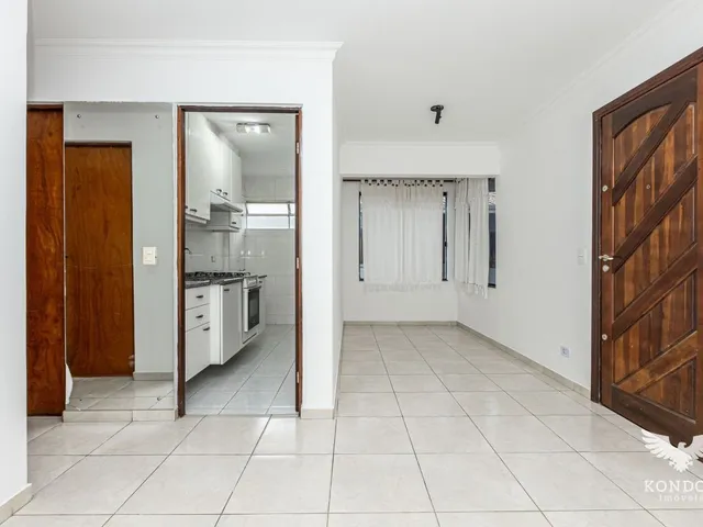 Apartamento 2 quartos e 1 banheiro, para alugar, no bairro Campo Comprido em Curitiba