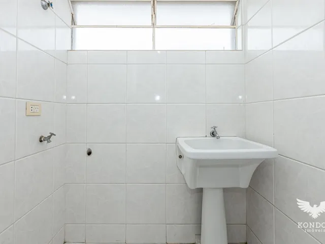 Apartamento 2 quartos e 1 banheiro, para alugar, no bairro Campo Comprido em Curitiba
