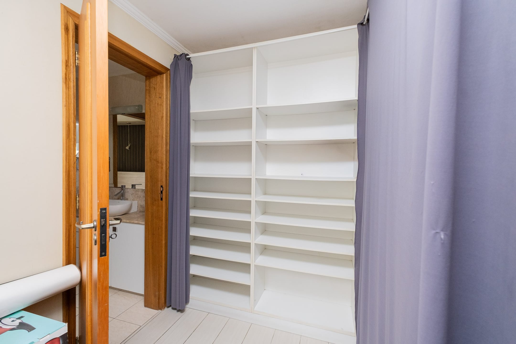 Apartamento duplex à venda no Edifício Residencial Prisma I, Centro - 119 m², 3 quartos (sendo 1 suíte), cozinha planejada e sacada. - 13