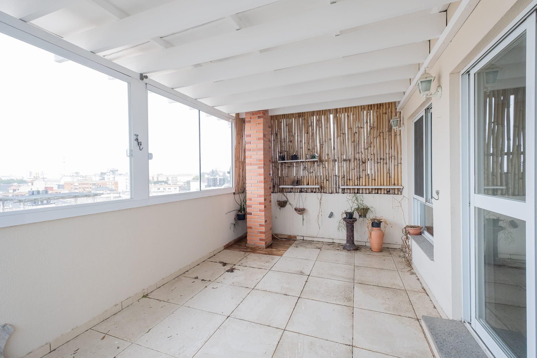 Apartamento duplex à venda no Edifício Residencial Prisma I, Centro - 119 m², 3 quartos (sendo 1 suíte), cozinha planejada e sacada. - 21