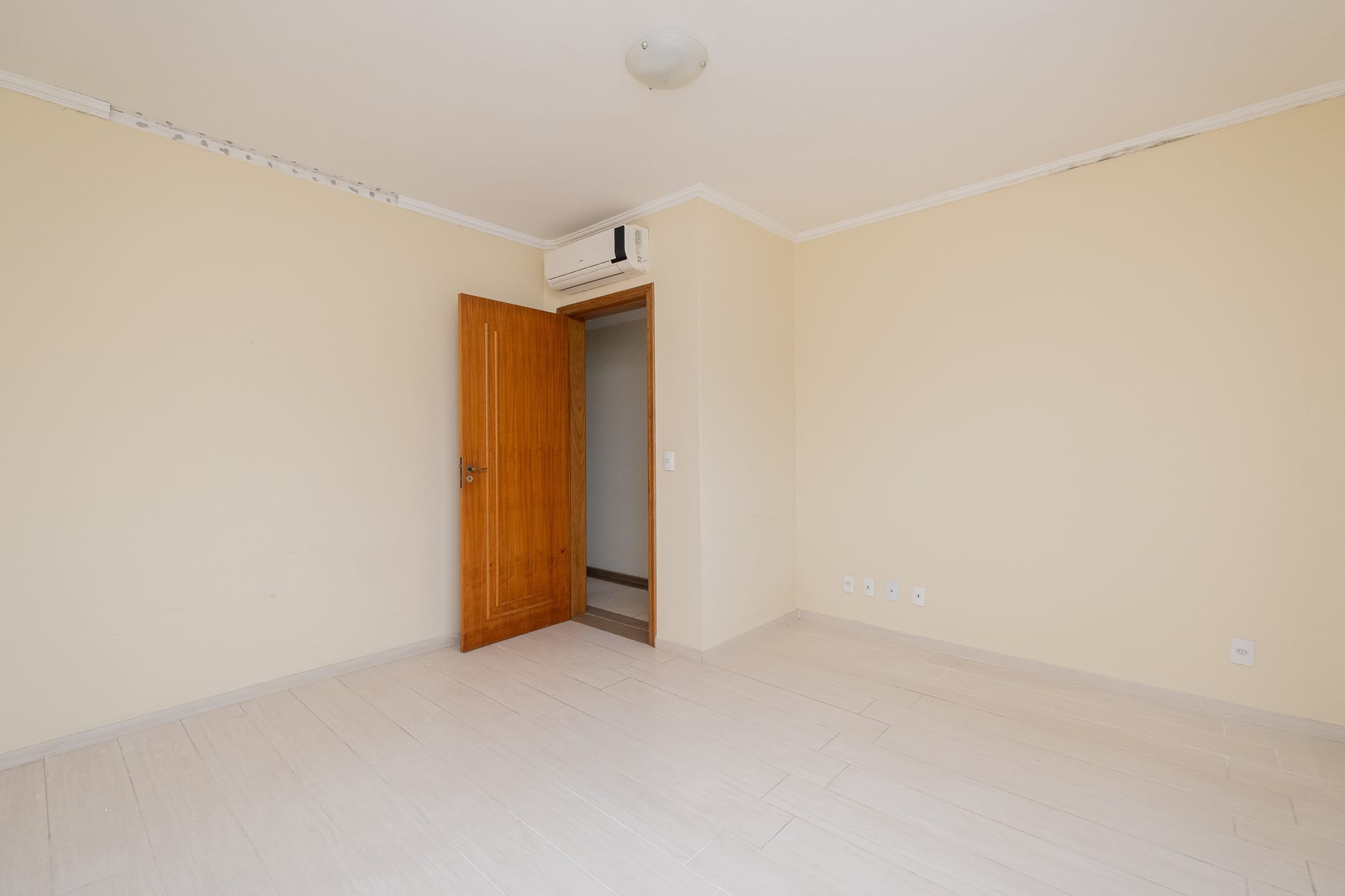 Apartamento duplex à venda no Edifício Residencial Prisma I, Centro - 119 m², 3 quartos (sendo 1 suíte), cozinha planejada e sacada. - 7