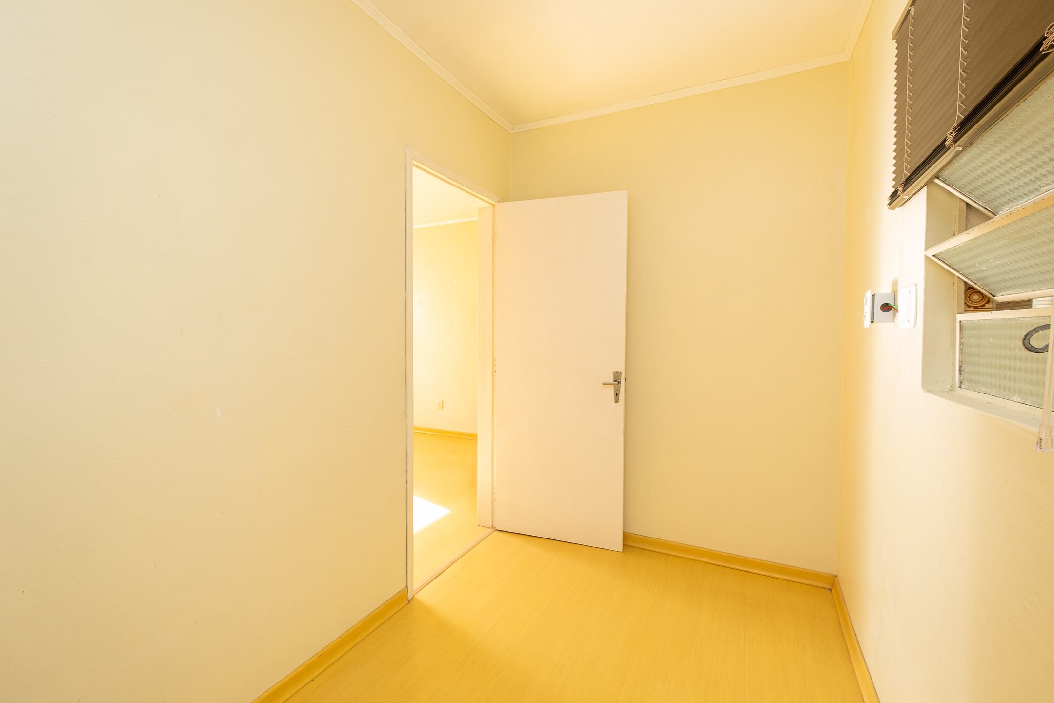 Apartamento à venda no Centro de Pelotas - 70 m², 2 quartos, cozinha com armários e vaga coberta. - 11