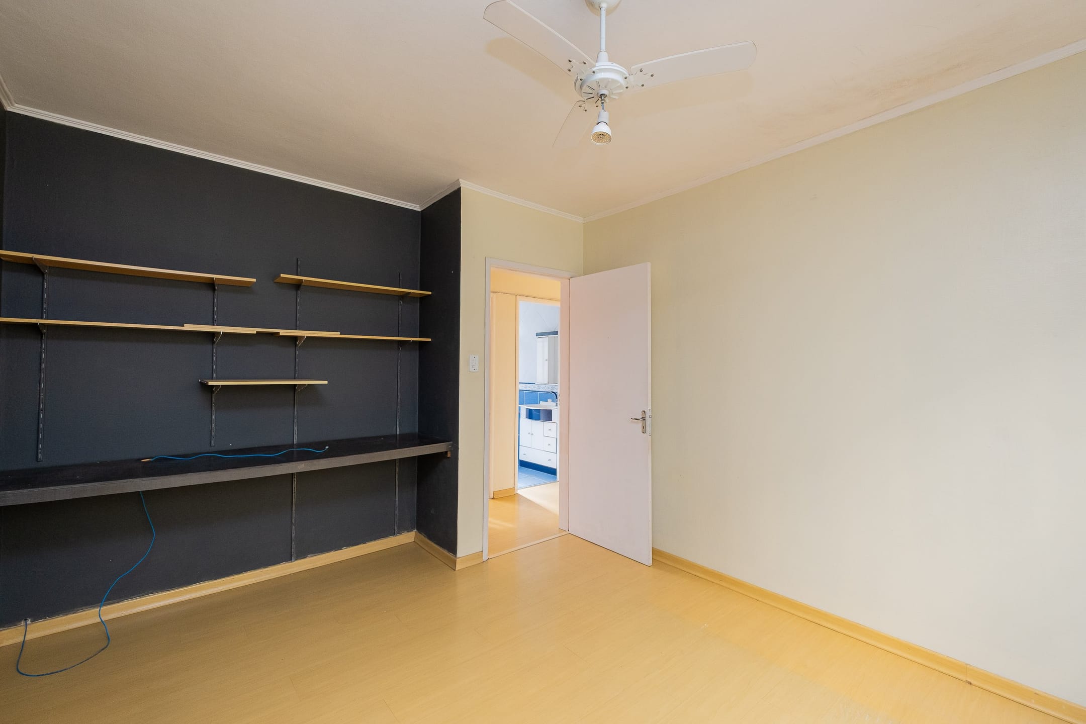 Apartamento à venda no Centro de Pelotas - 70 m², 2 quartos, cozinha com armários e vaga coberta. - 9