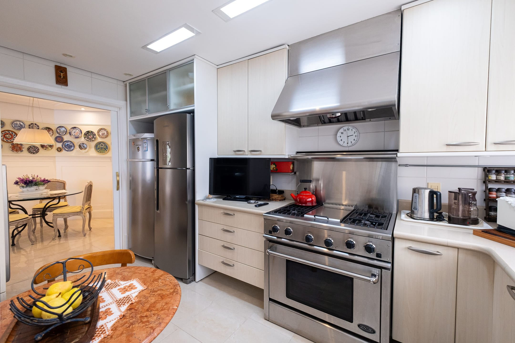 Apartamento à venda no centro de Pelotas - 400 m², 3 quartos (sendo todos suítes), móveis de alto padrão e piscina privativa. - 10