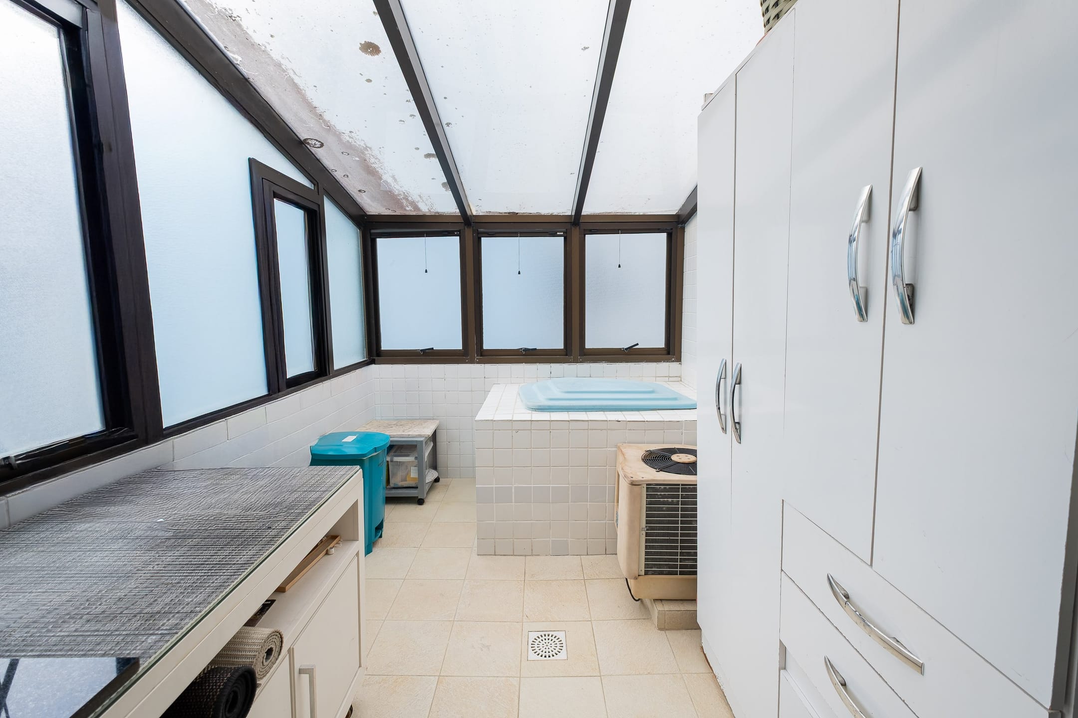 Apartamento à venda no centro de Pelotas - 400 m², 3 quartos (sendo todos suítes), móveis de alto padrão e piscina privativa. - 13
