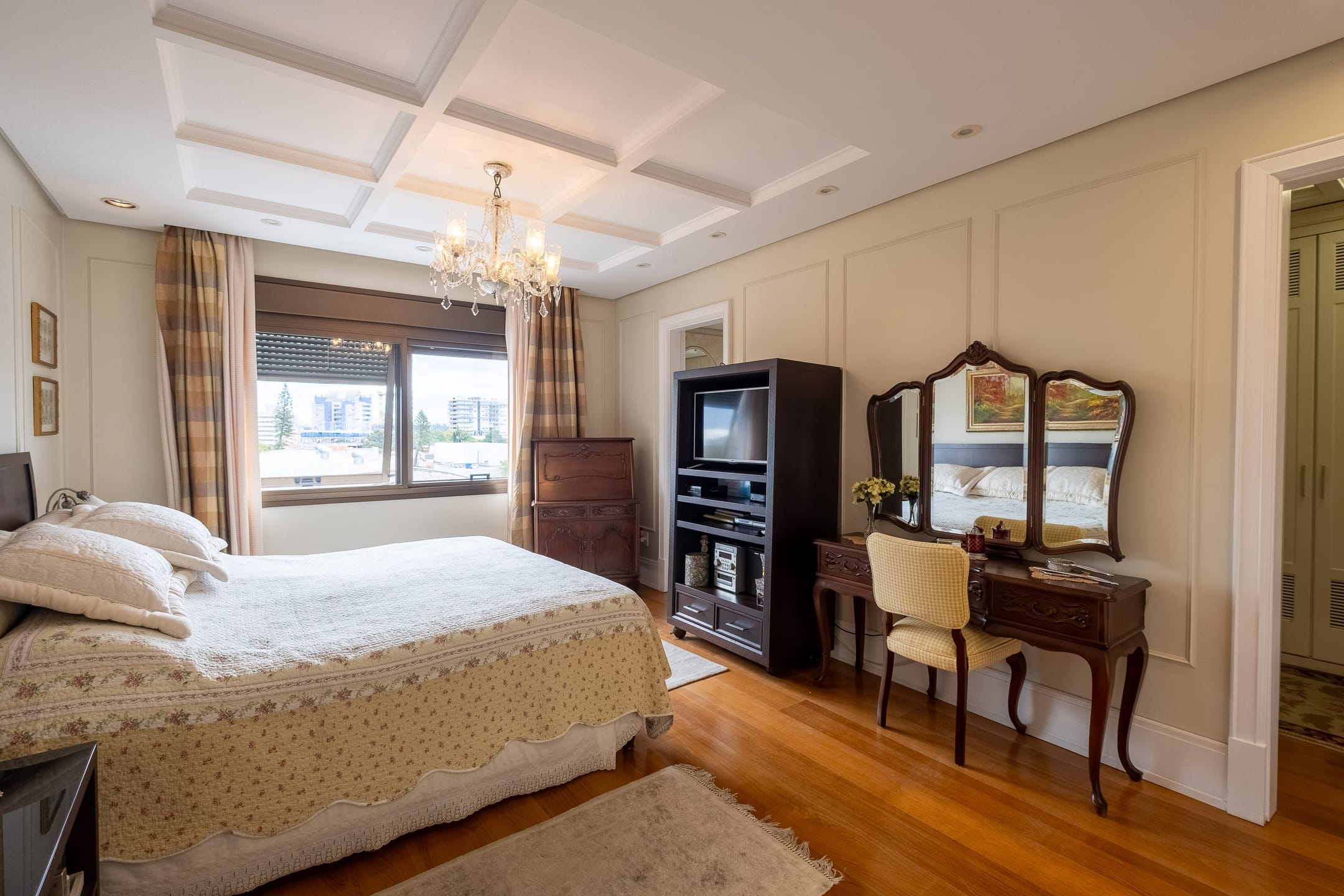 Apartamento à venda no centro de Pelotas - 400 m², 3 quartos (sendo todos suítes), móveis de alto padrão e piscina privativa. - 18