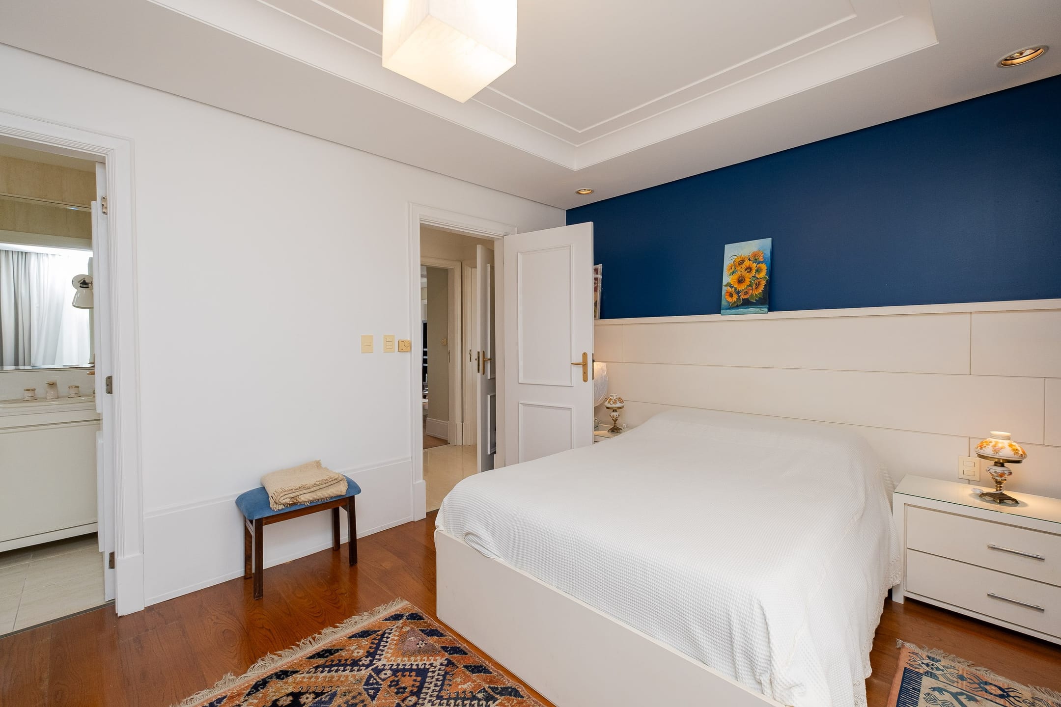 Apartamento à venda no centro de Pelotas - 400 m², 3 quartos (sendo todos suítes), móveis de alto padrão e piscina privativa. - 24
