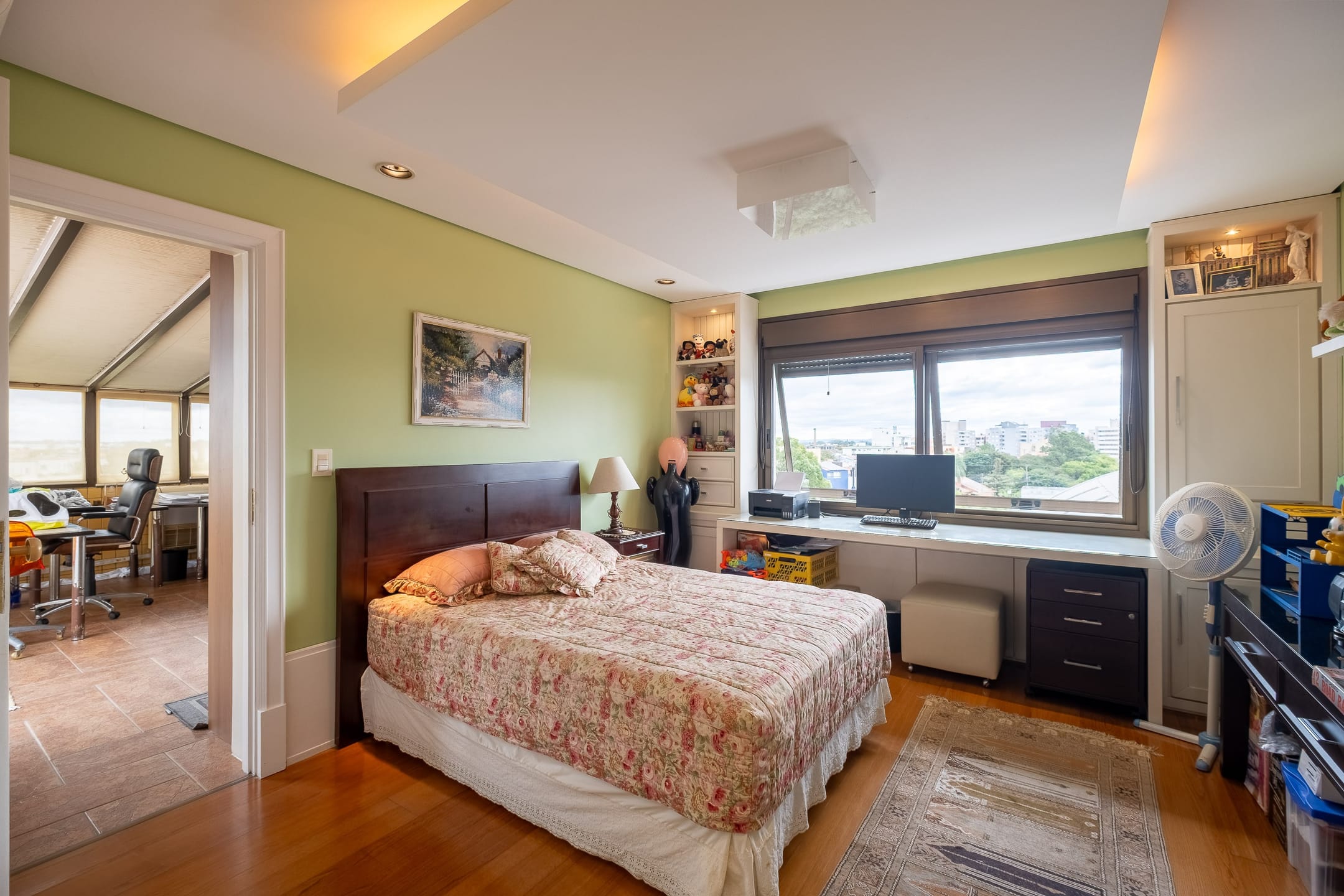 Apartamento à venda no centro de Pelotas - 400 m², 3 quartos (sendo todos suítes), móveis de alto padrão e piscina privativa. - 26