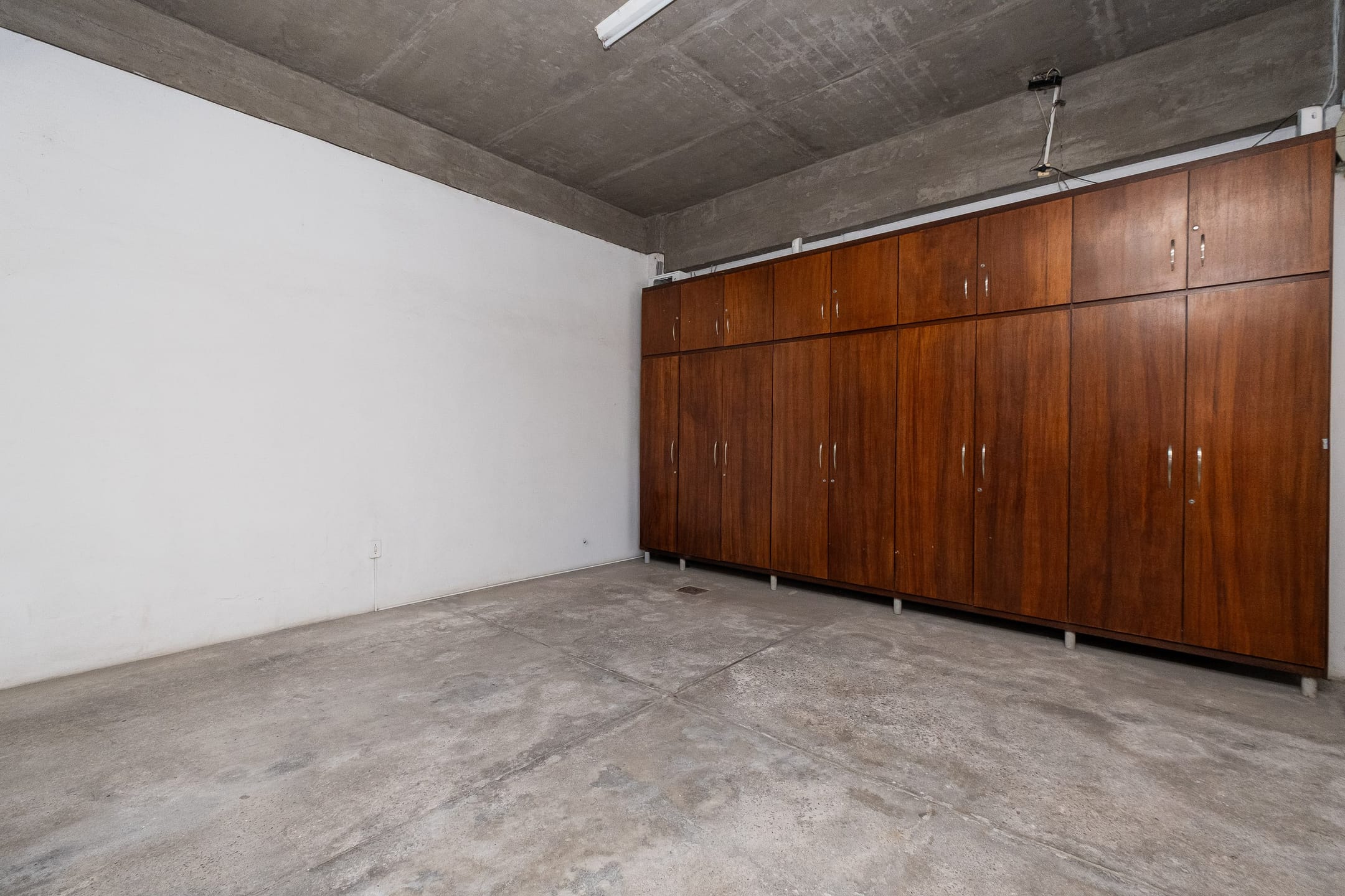 Apartamento à venda no centro de Pelotas - 400 m², 3 quartos (sendo todos suítes), móveis de alto padrão e piscina privativa. - 40