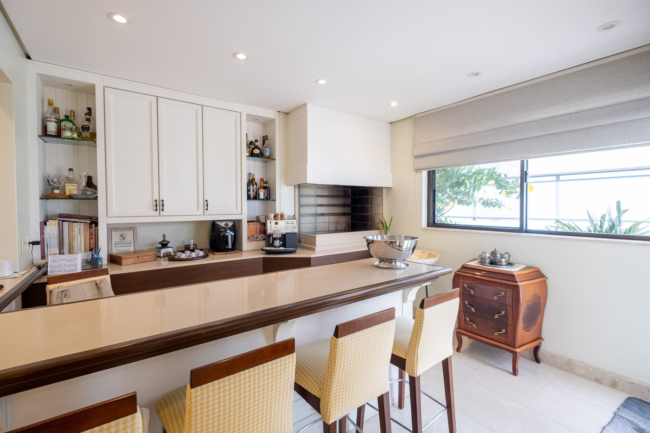 Apartamento à venda no centro de Pelotas - 400 m², 3 quartos (sendo todos suítes), móveis de alto padrão e piscina privativa. - 7