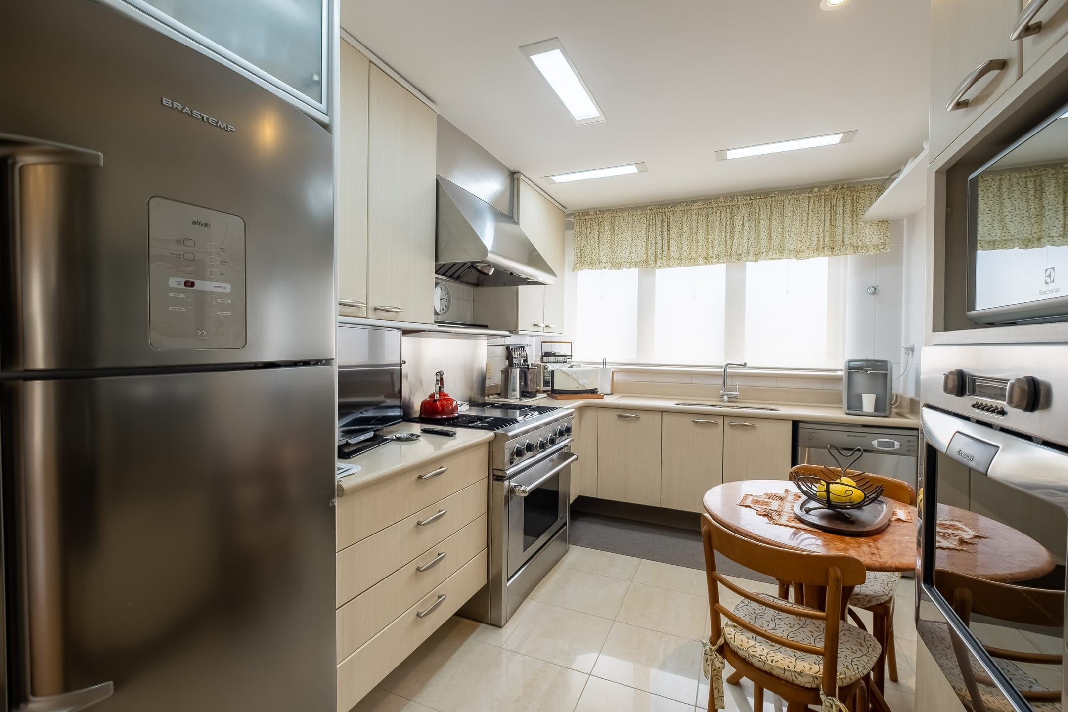 Apartamento à venda no centro de Pelotas - 400 m², 3 quartos (sendo todos suítes), móveis de alto padrão e piscina privativa. - 9