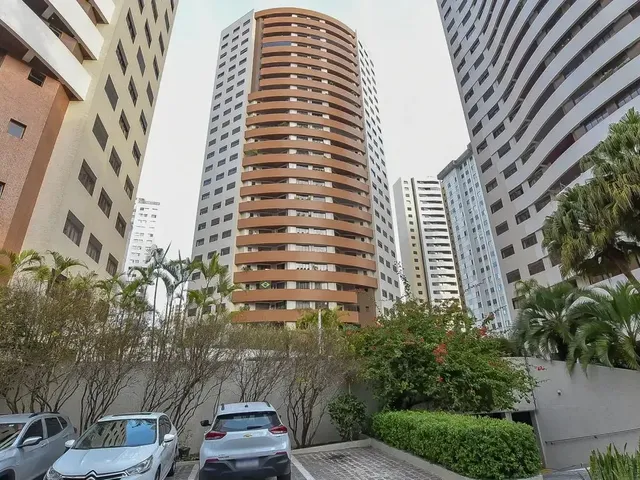 Apartamento 2 quartos e 5 banheiros, para alugar, no bairro Água Verde em Curitiba