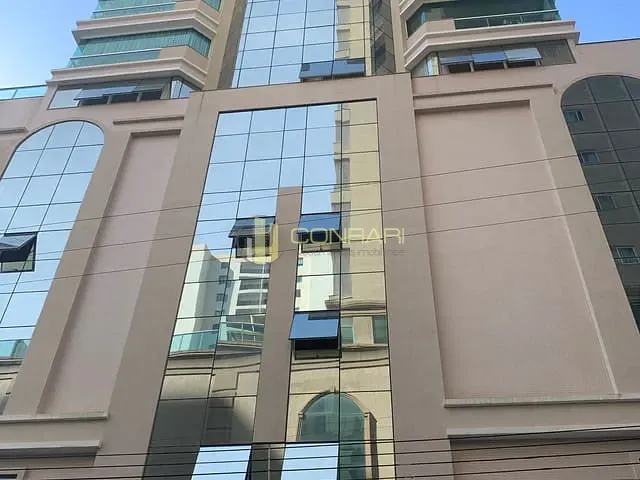 Apartamento 3 quartos e 4 banheiros, para alugar, no bairro Meia Praia em Itapema