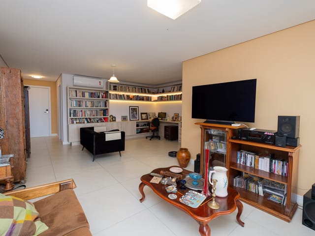 Apartamento com 157m² 2 quartos e 3 banheiros, à venda, no bairro Centro em Pelotas