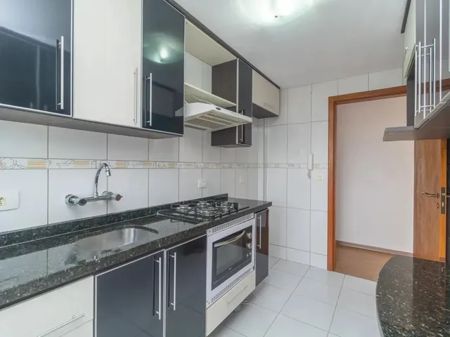 Apartamento 3 quartos e 1 banheiro, para alugar, no bairro Lindóia em Curitiba
