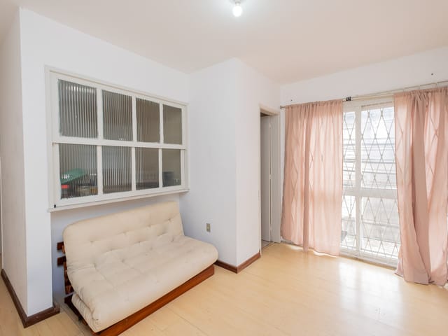 Apartamento 1 quarto e 1 banheiro, para alugar, no bairro Centro em Pelotas