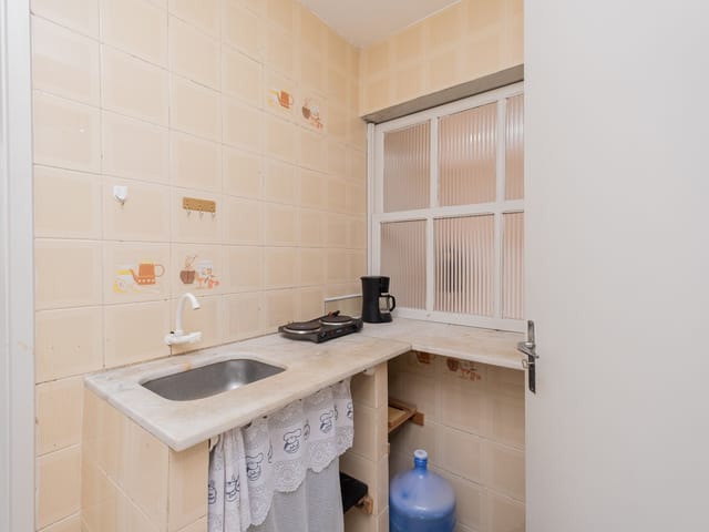 Apartamento 1 quarto e 1 banheiro, para alugar, no bairro Centro em Pelotas