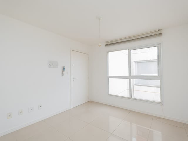 Apartamento 1 quarto e 1 banheiro, para alugar, no bairro Centro em Pelotas