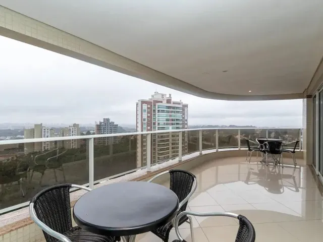 Apartamento 4 quartos e 5 banheiros, à venda, no bairro Campo Comprido em Curitiba