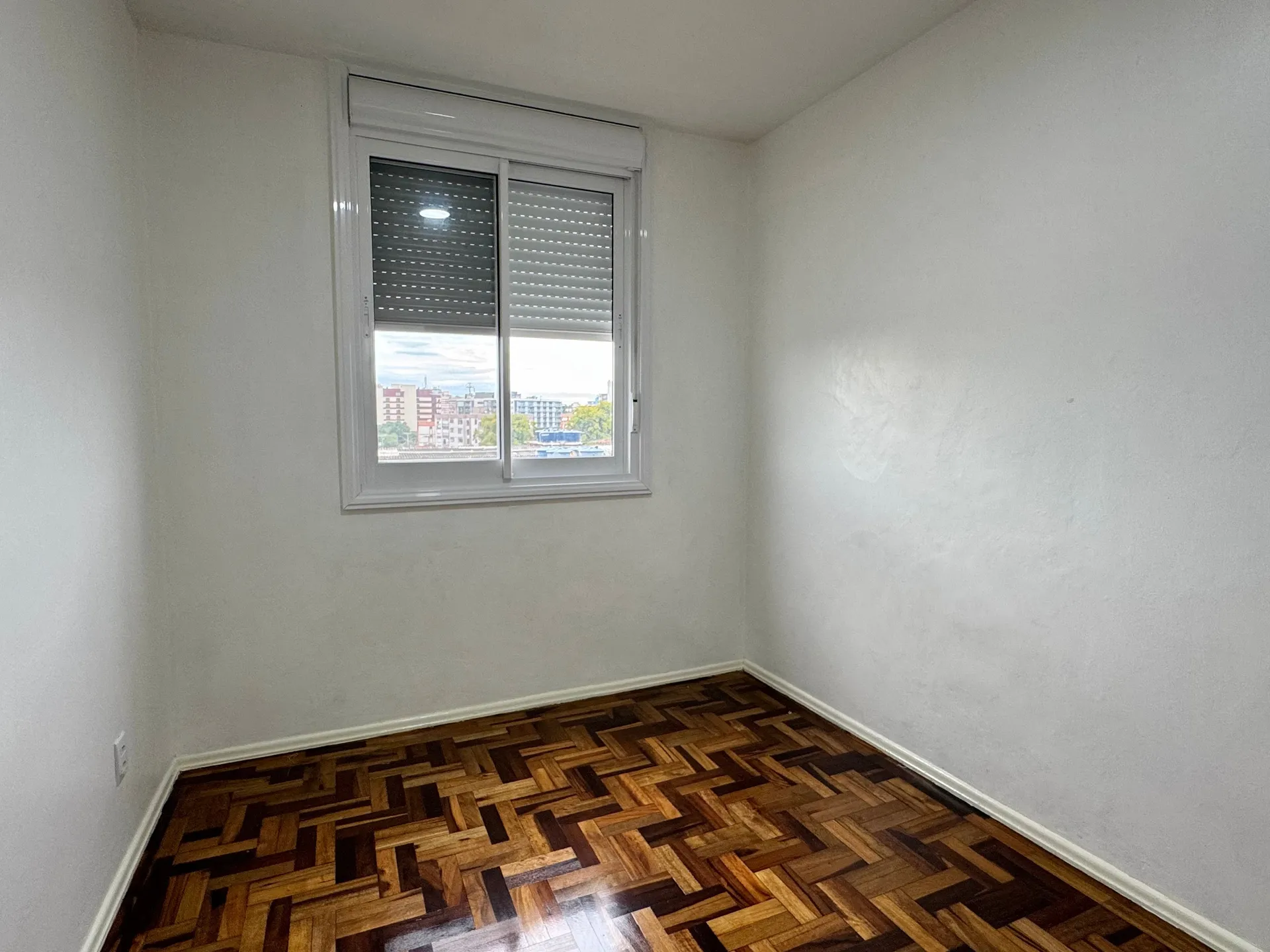 Apartamento de 2 dormitórios reformado à no Edifício José Brusque no Centro de Pelotas próximo à Bento Gonçalves - 12