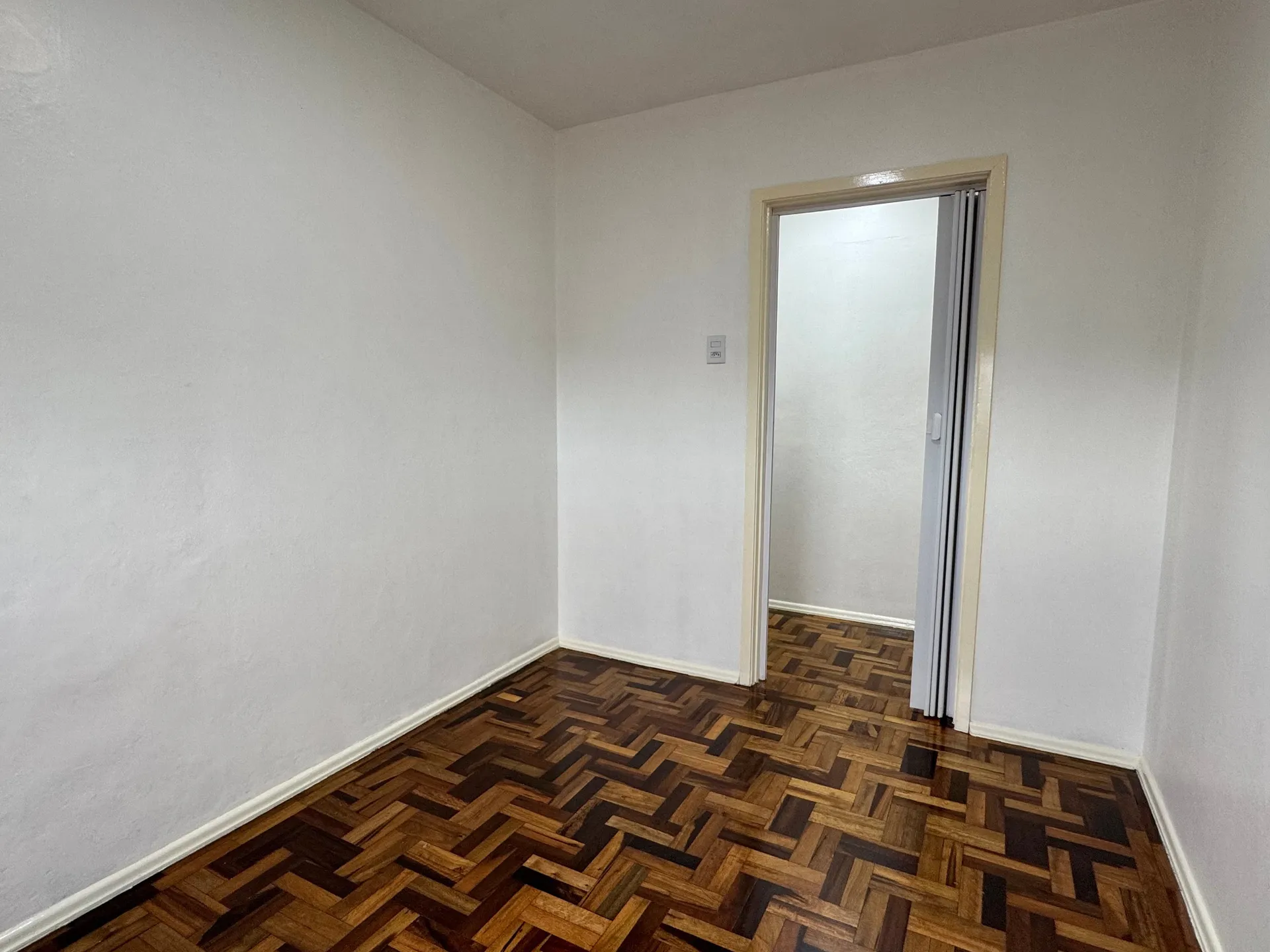 Apartamento de 2 dormitórios reformado à no Edifício José Brusque no Centro de Pelotas próximo à Bento Gonçalves - 13
