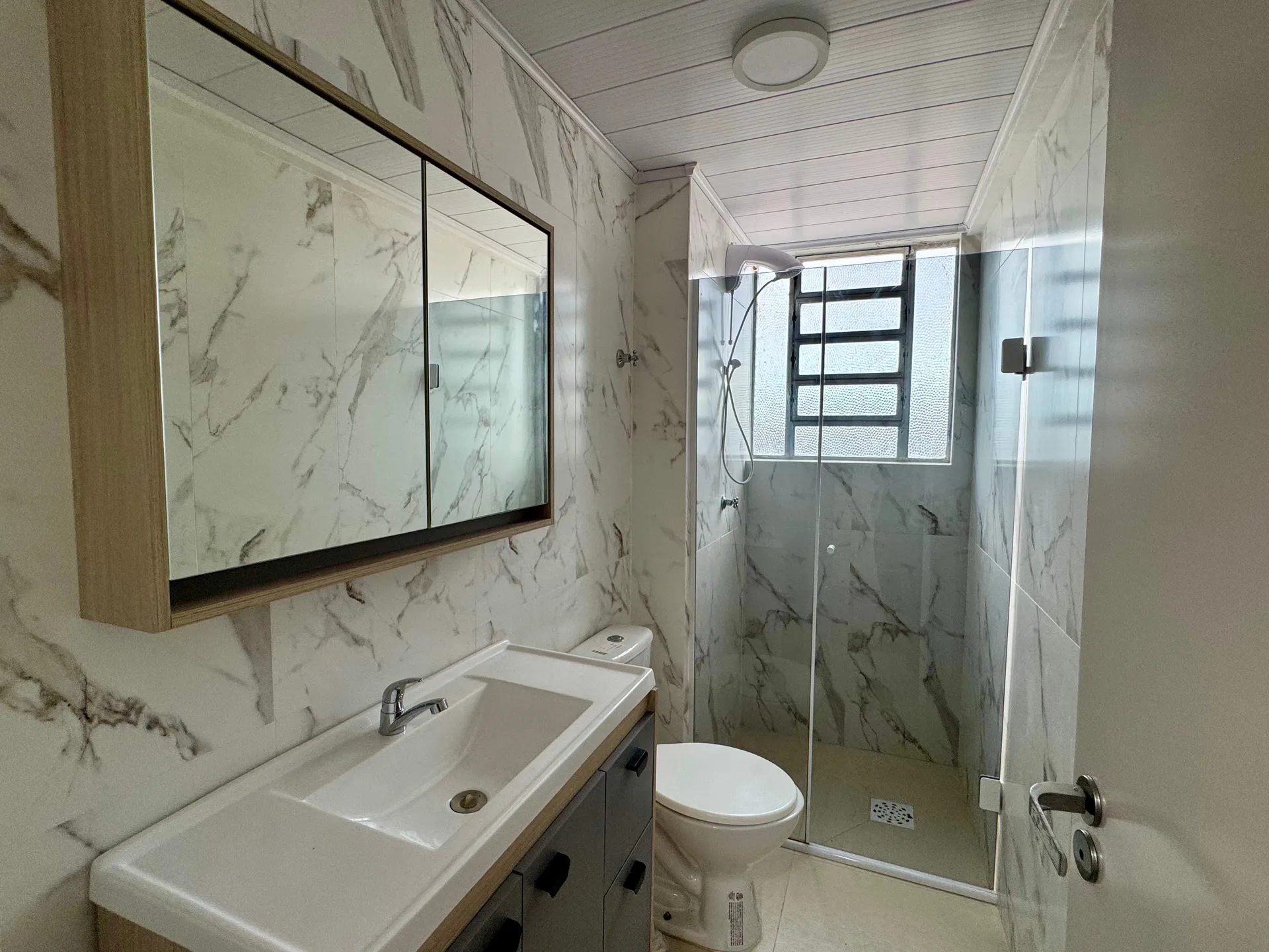 Apartamento de 2 dormitórios reformado à no Edifício José Brusque no Centro de Pelotas próximo à Bento Gonçalves - 9
