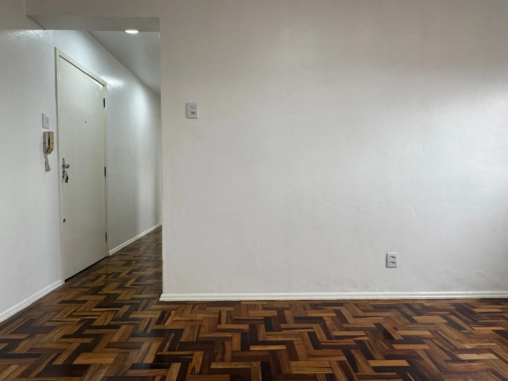 Apartamento de 2 dormitórios reformado à no Edifício José Brusque no Centro de Pelotas próximo à Bento Gonçalves - 8