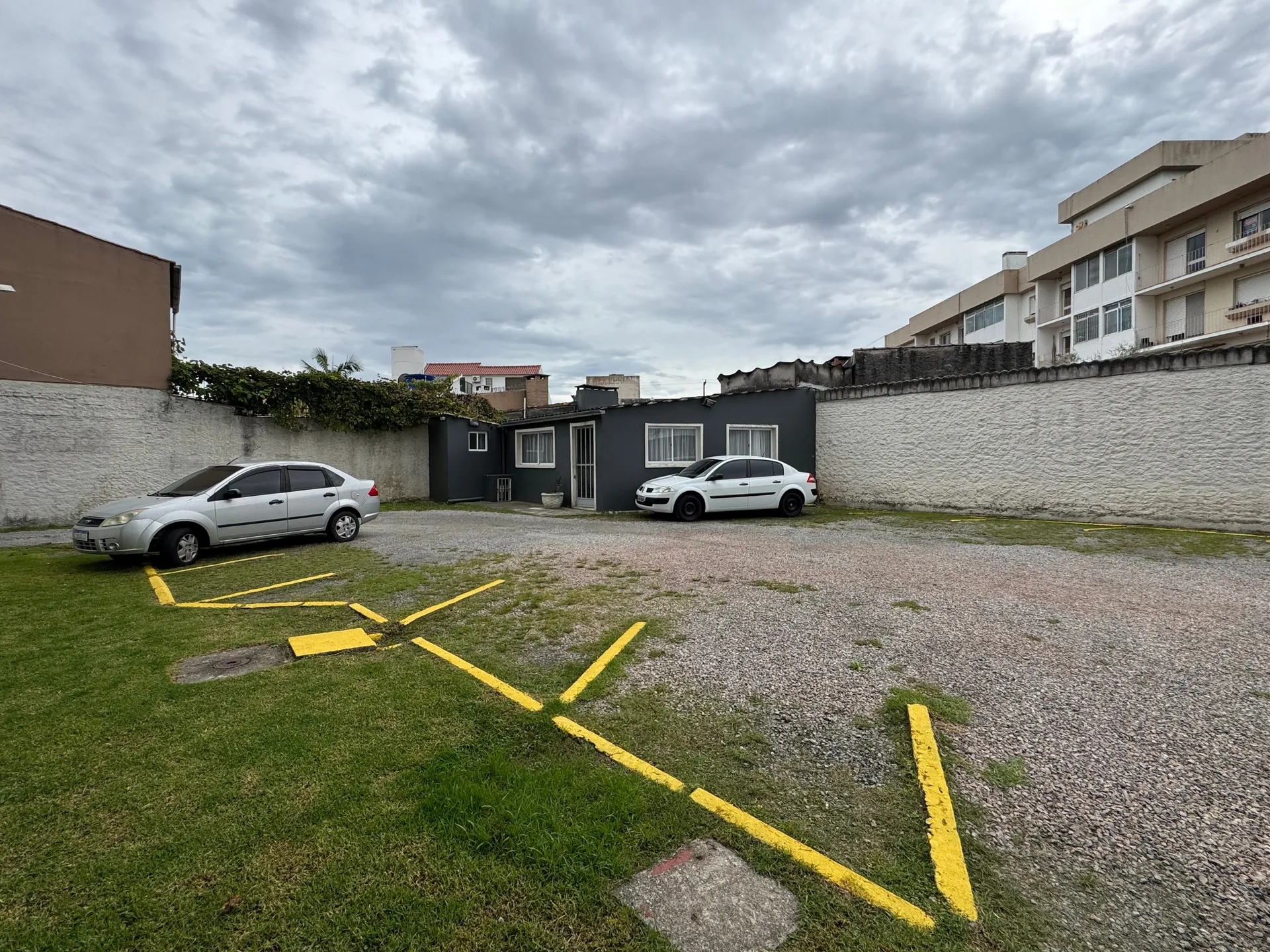 Apartamento de 2 dormitórios reformado à no Edifício José Brusque no Centro de Pelotas próximo à Bento Gonçalves - 19