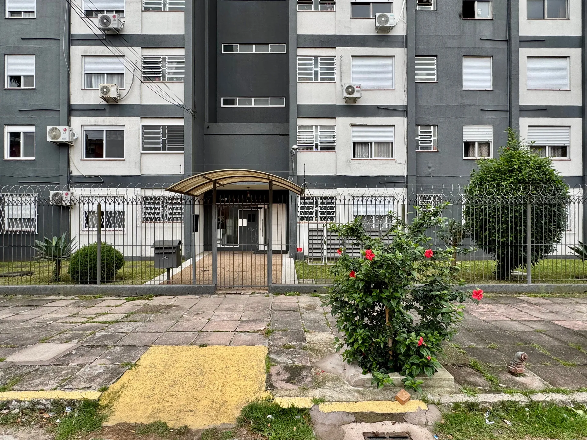 Apartamento de 2 dormitórios reformado à no Edifício José Brusque no Centro de Pelotas próximo à Bento Gonçalves - 21