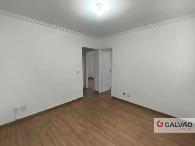 Apartamento 2 quartos e 1 banheiro, para alugar, no bairro Cidade Industrial em Curitiba