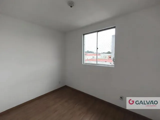 Apartamento 2 quartos e 1 banheiro, para alugar, no bairro Cidade Industrial em Curitiba