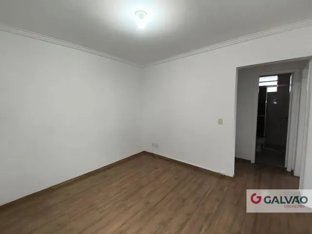 Apartamento 2 quartos e 1 banheiro, para alugar, no bairro Cidade Industrial em Curitiba