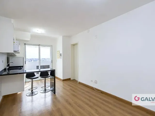 Apartamento para alugar, no bairro Centro Cívico em Curitiba