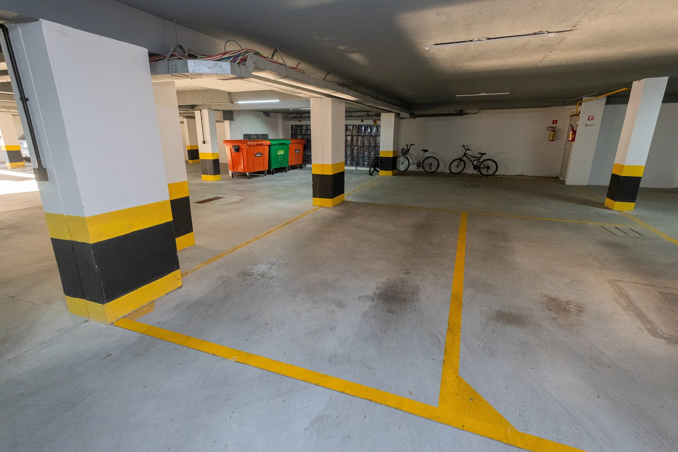 Apartamento mobiliado à venda no Miguel Zabaleta, Centro - 88 m², 2 quartos (sendo 1 suíte), móveis de alto padrão, sacada com churrasqueira e face Norte. - 14