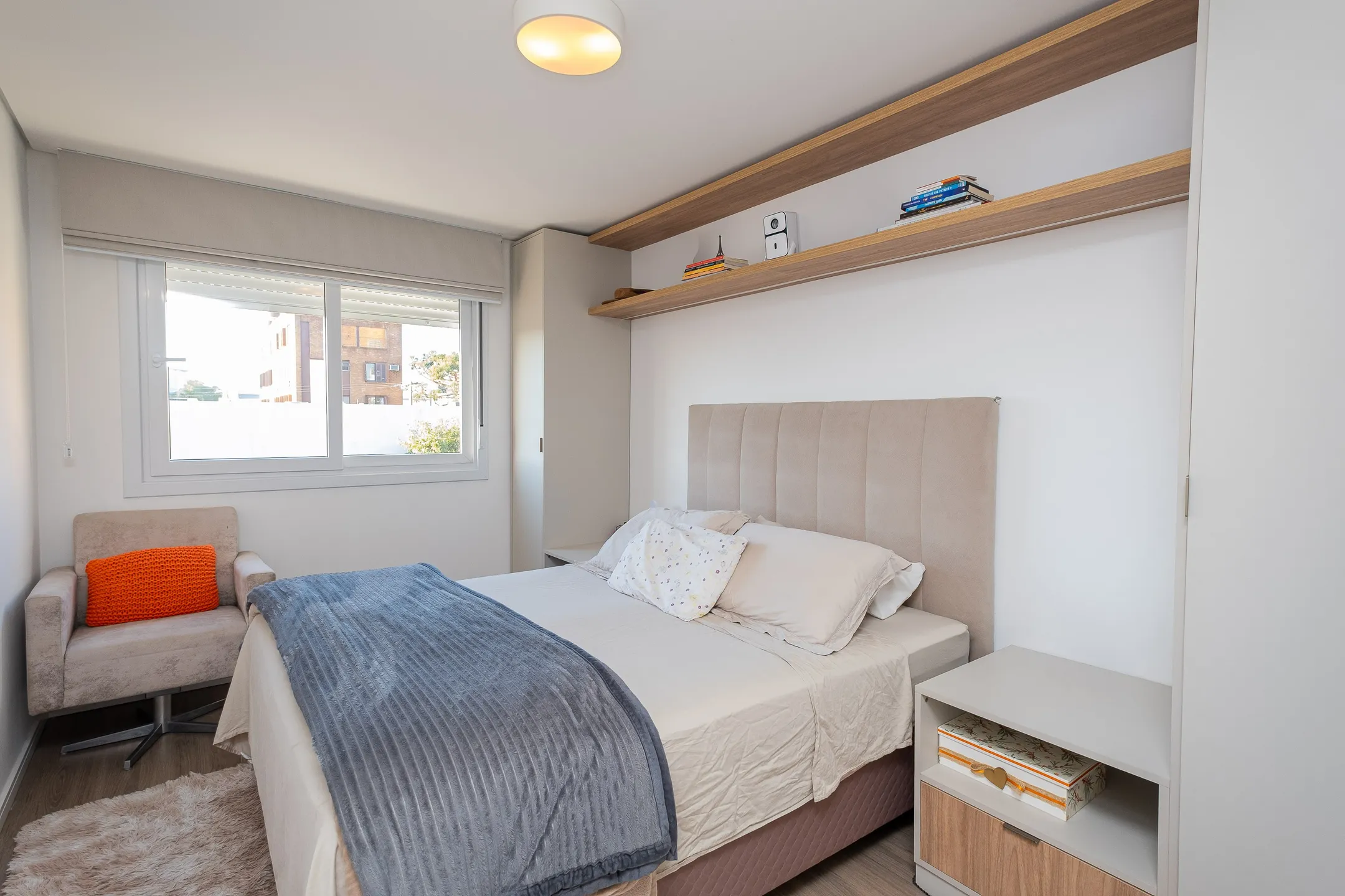 Apartamento mobiliado à venda no Miguel Zabaleta, Centro - 88 m², 2 quartos (sendo 1 suíte), móveis de alto padrão, sacada com churrasqueira e face Norte. - 6
