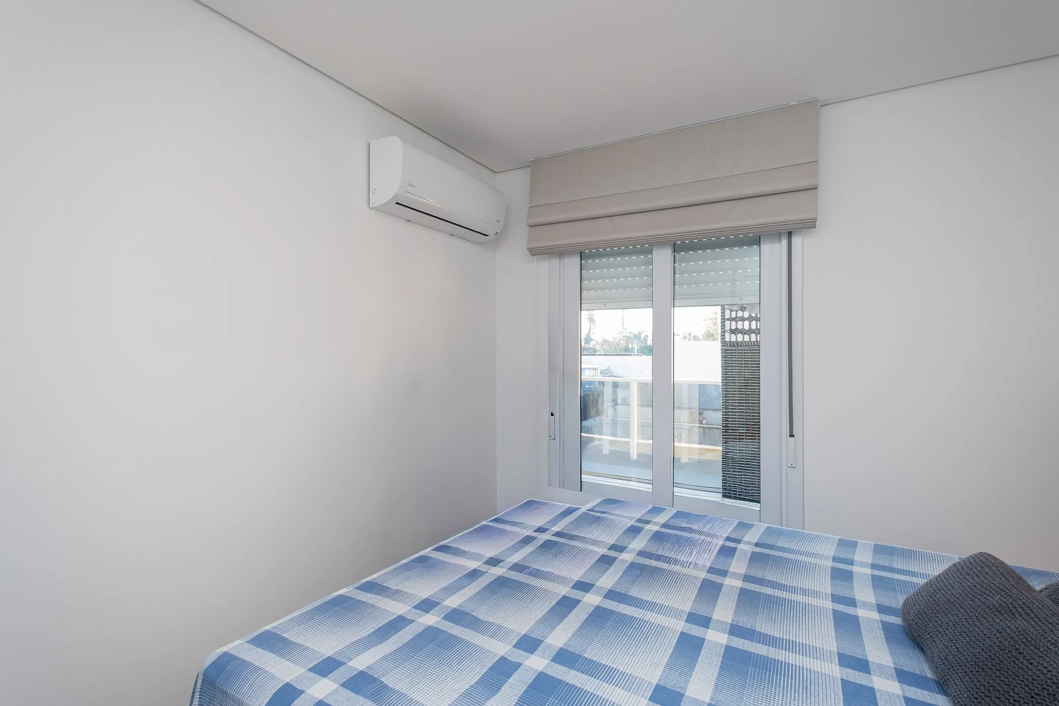 Apartamento mobiliado à venda no Miguel Zabaleta, Centro - 88 m², 2 quartos (sendo 1 suíte), móveis de alto padrão, sacada com churrasqueira e face Norte. - 9
