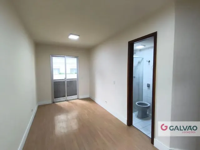 Apartamento 1 quarto e 1 banheiro, para alugar, no bairro Centro em Curitiba
