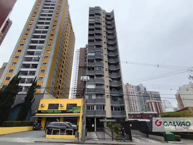 Apartamento 1 quarto e 1 banheiro, para alugar, no bairro Centro em Curitiba